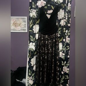 SLNY Black and rose Floral black Lace Dress